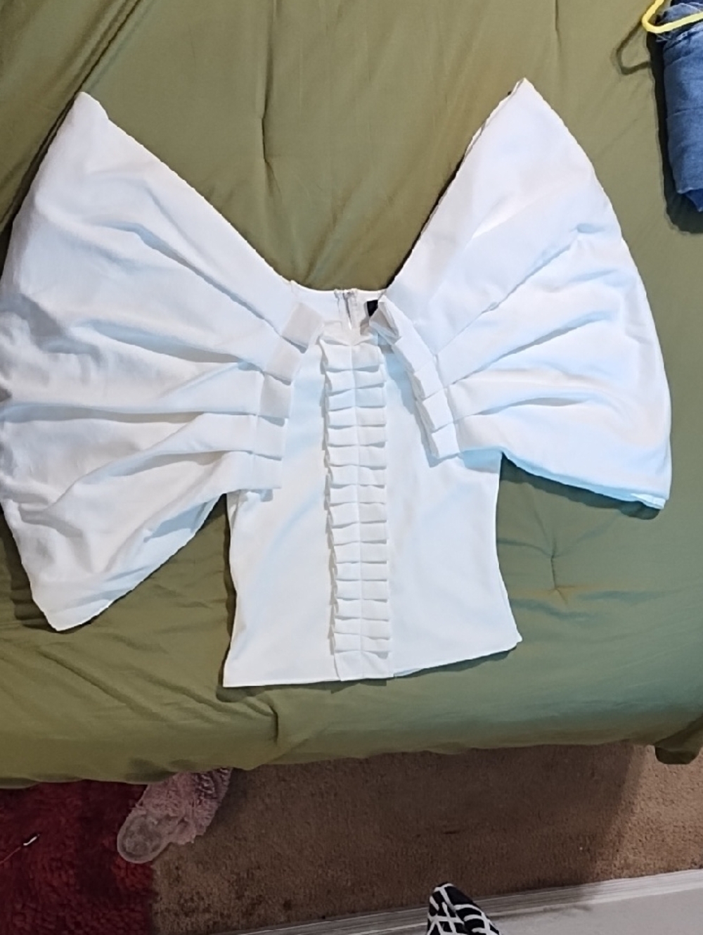 AKIRA White Ruffle Front Puff Sleeve Blouse / Size XL
